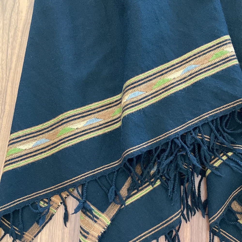 Huge Wool Wrap - Picture 2 of 4